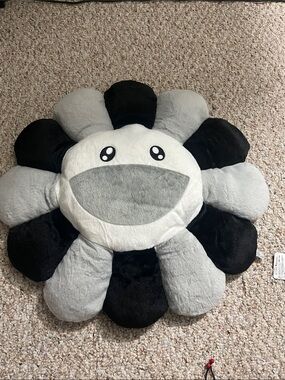 Takashi Murakami Flower Floor Pillow – Gray & Black 60CM